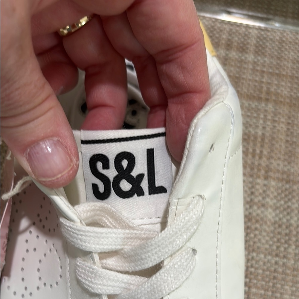 NWT Sam & Libby White and Yellow Casual Sneakers with Gum Sole. Very stylish! - Picture 5 of 10
